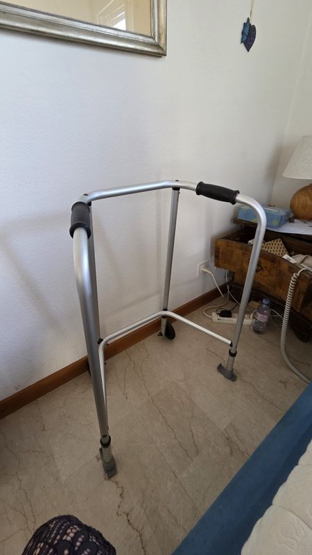Cadre de marche réglable en hauteur