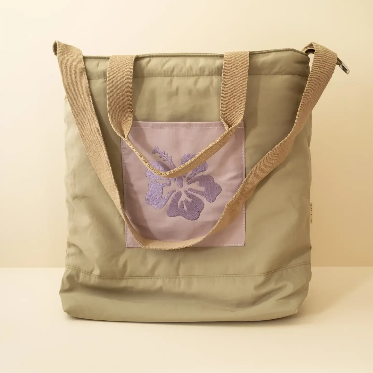 Hibiscus  Tote in Eucalyptus