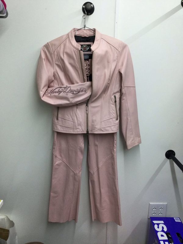 0001 HD Women's Branded Leather Jacket w/ Matching Chaps Light Pink Medium