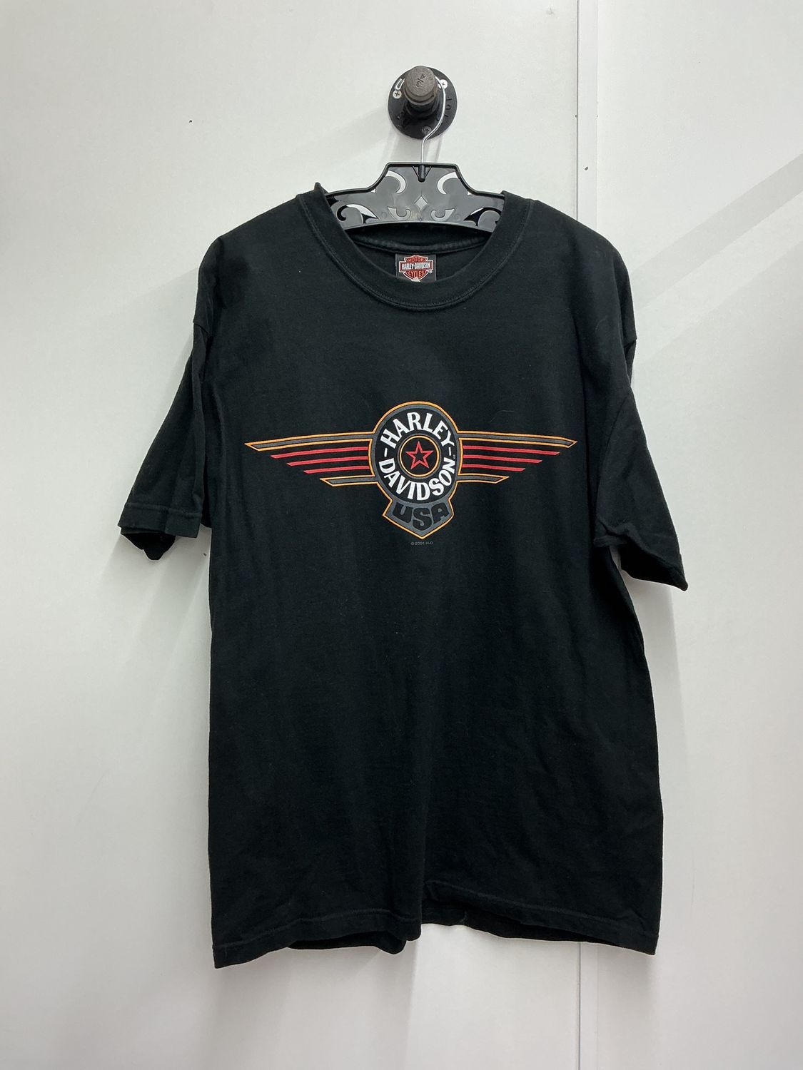 10223 HD Men's Black W/ Red &amp; Orange Medallion Savannah GA  T-Shirt Large