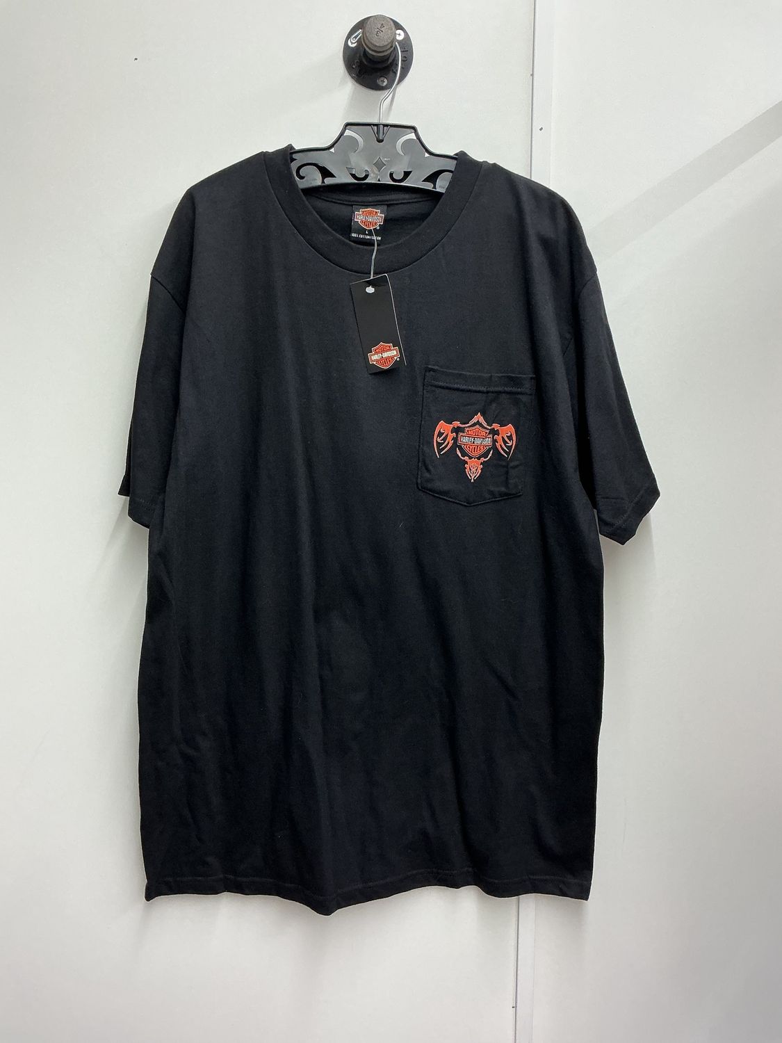 10223 HD Men's BNWT Black W/ Orange Davis' Burlington NC T-shirt Large