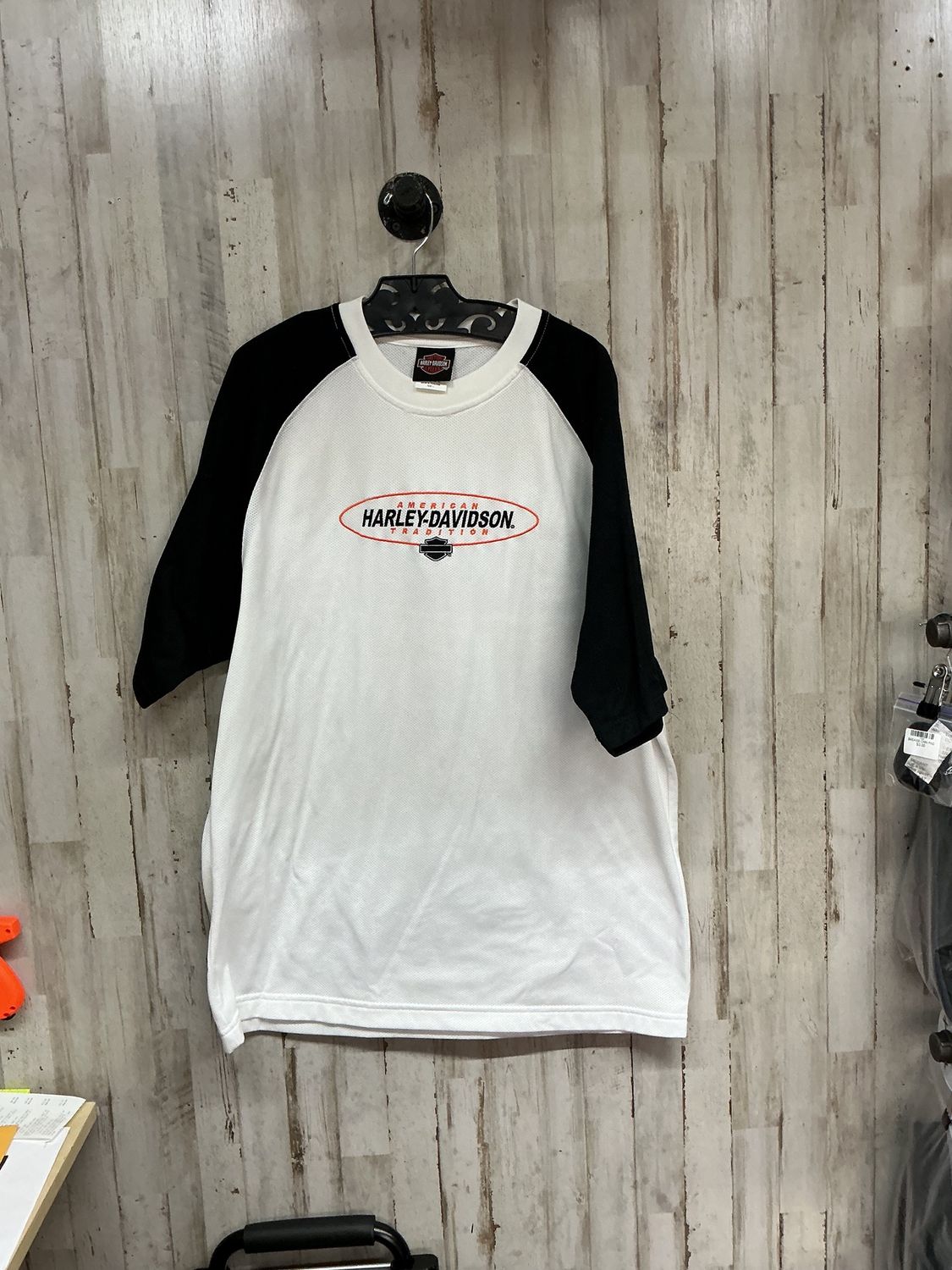 10223 HD Mens White &amp; Black Tilly's American Tradition T-Shirt Size L