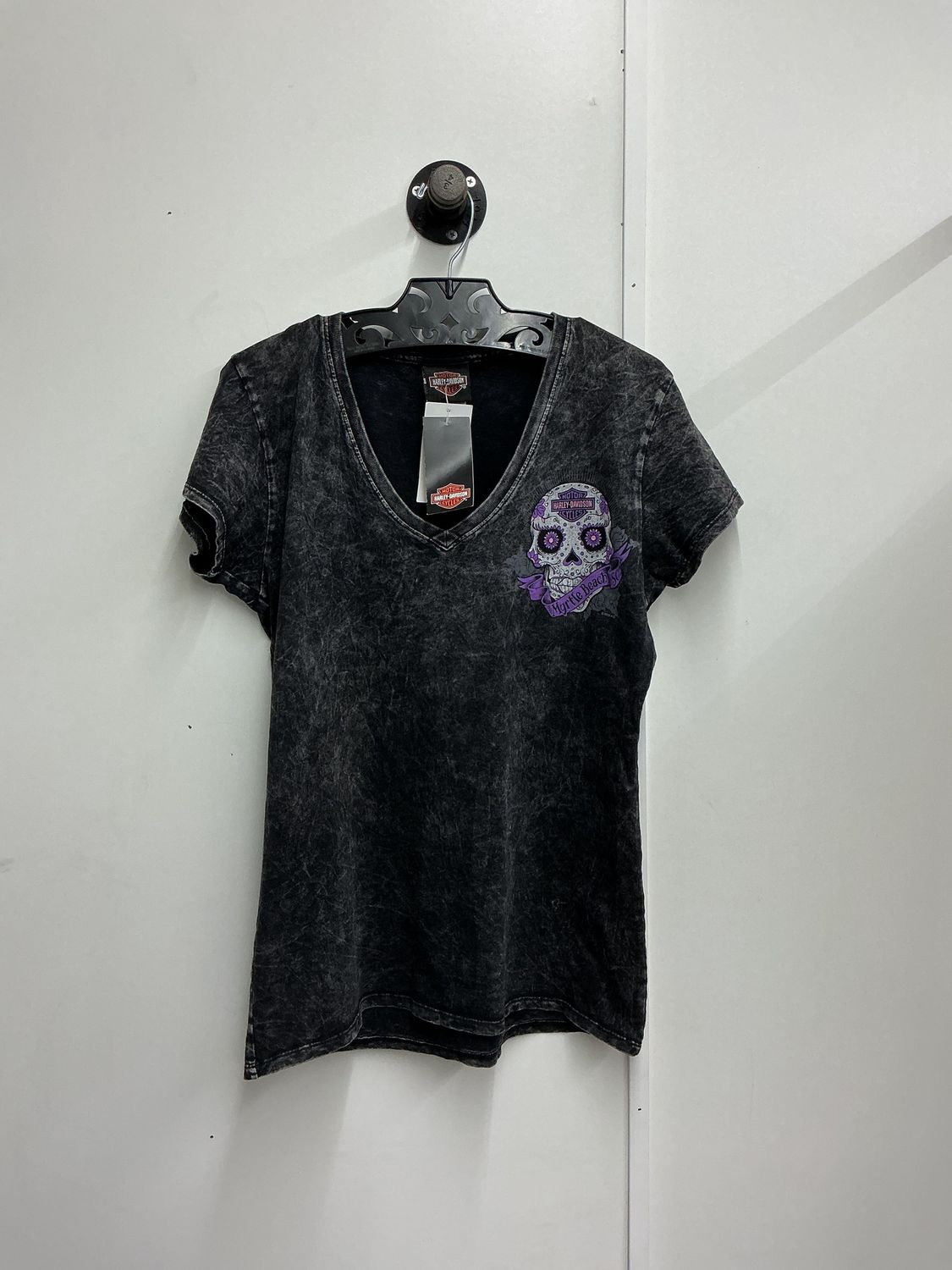 10227 HD Women's BNWT Black W/ Purple Skull Myrtle Beach V-Neck SS Small
