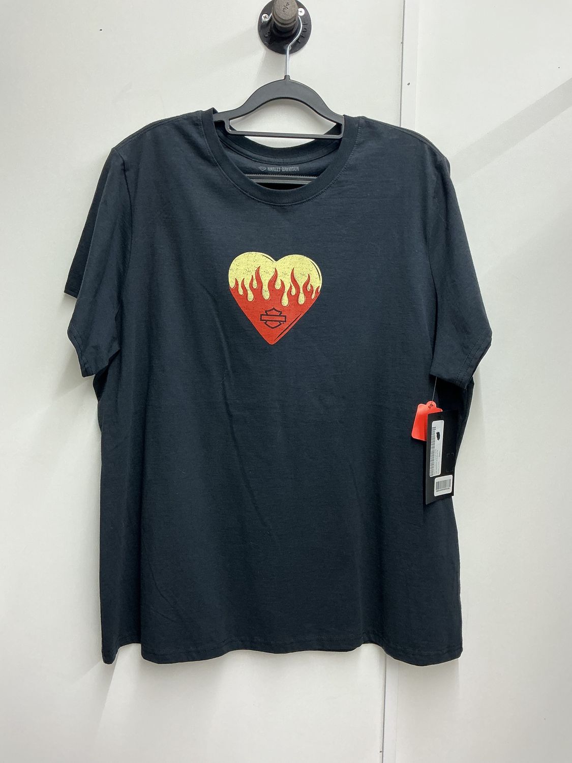 10230 HD Women's BNWT Black W/ Red Heart Boneyard T-Shirt 2W