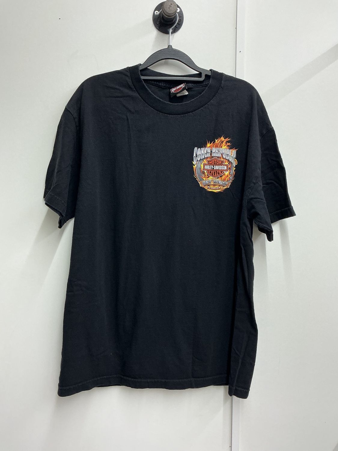 0001 HD Men's Black W/ Orange Flames Conch Republic Key West  T-Shirt Large