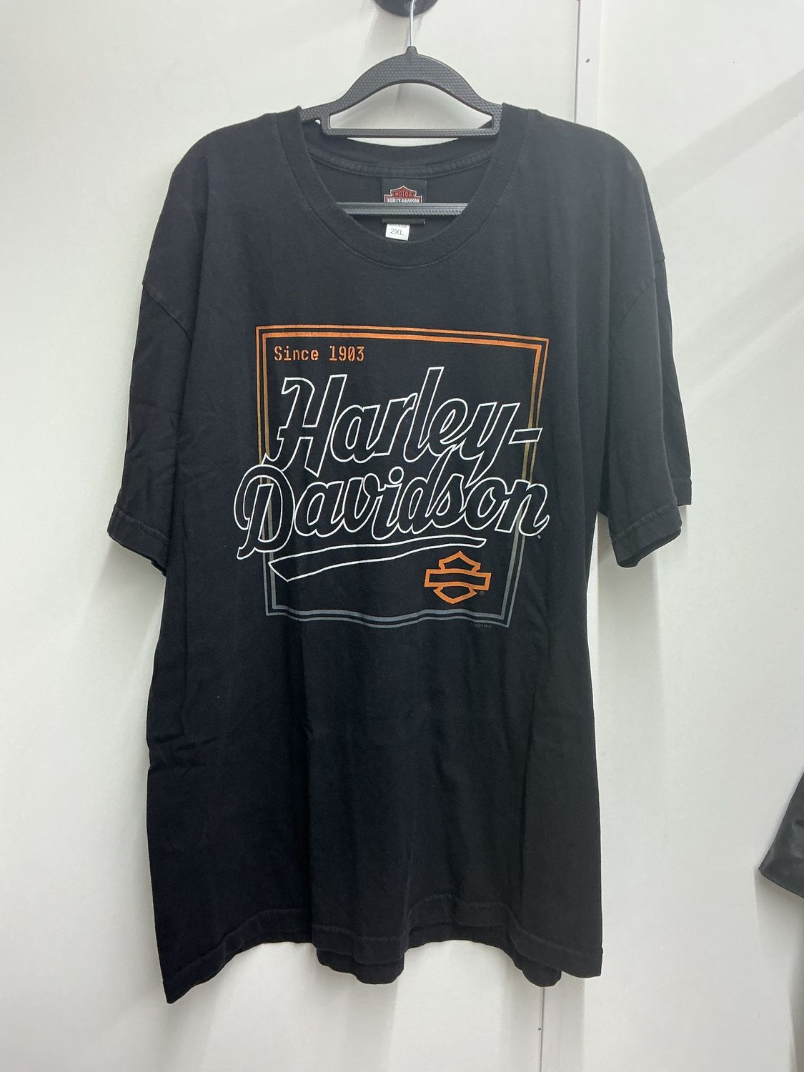 10235 HD Men's Black W/ Orange &amp; White HD Smokin T-Shirt 2XL