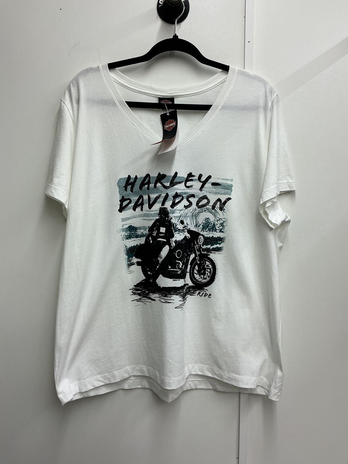 10001 HD Women's BNWT White W/ Teal &amp; Black Woman on Bike V-Neck 3XL