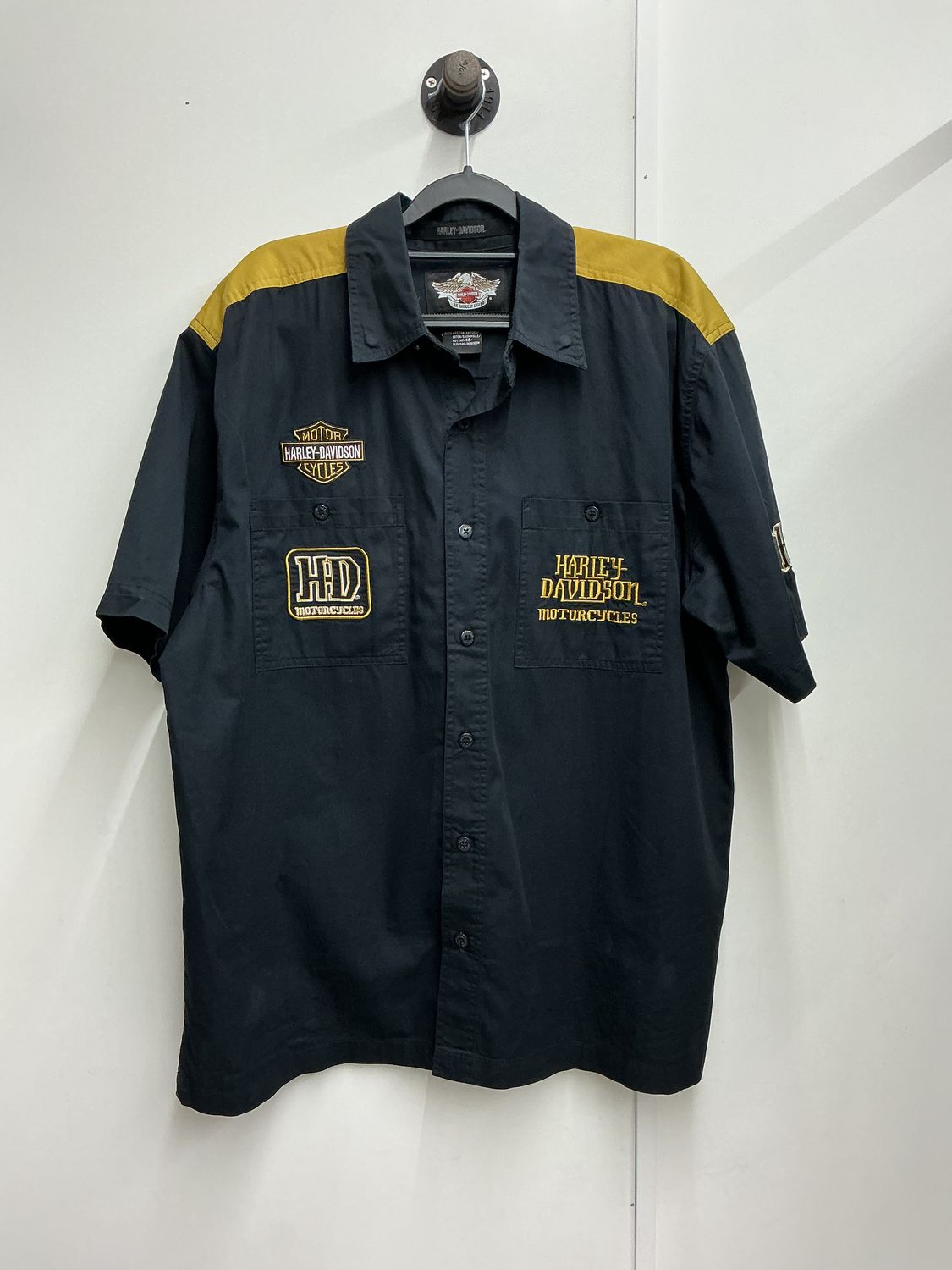 10223 HD Men's Black &amp; Gold W/ Gold HD B&amp;S Flames Button Up SS Large