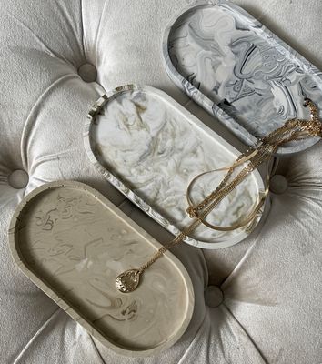 Ręcznie robiona Taca Owalna (Oval Tray) z gipsu polimerowego