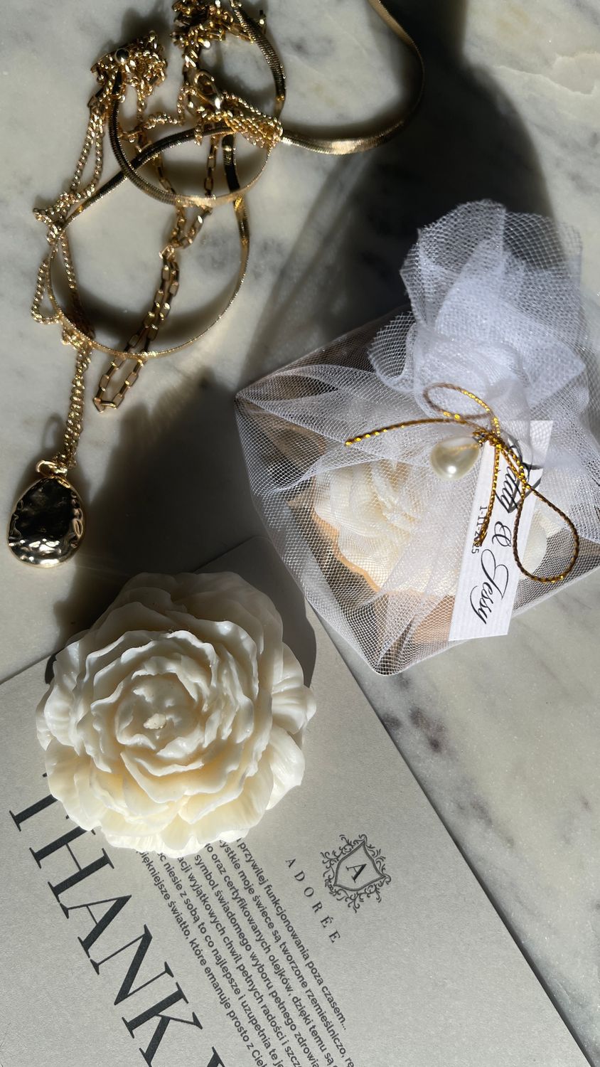 Świeca sojowa Goddess Peony (Piwonia średnia) Świeca sojowa Goddess Peony (Piwonia średnia)