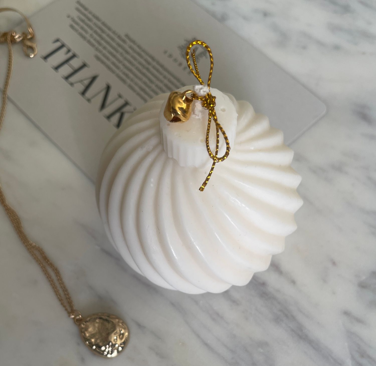 Świąteczna świeca sojowa wolnostojąca - Bombka choinkowa | Świąteczna dekoracja Świąteczna świeca sojowa wolnostojąca - Bombka choinkowa | Świąteczna dekoracja