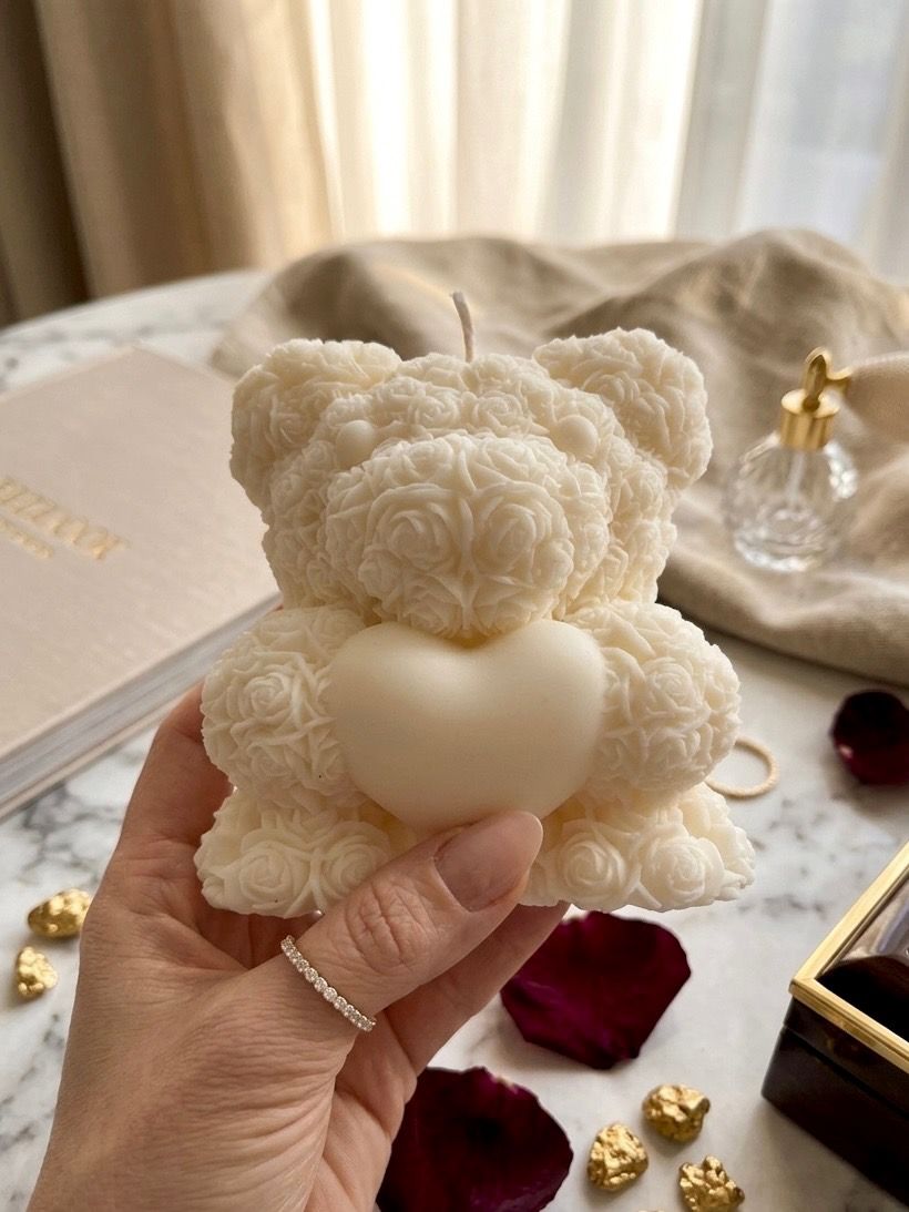 Duży Miś świeca sojowa | Świeca Miś z Róż Duży Duży Miś świeca sojowa | Świeca Miś z Róż Duży