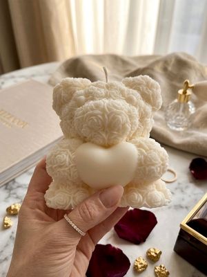 Duży Miś świeca sojowa | Świeca Miś z Róż Duży Duży Miś świeca sojowa | Świeca Miś z Róż Duży