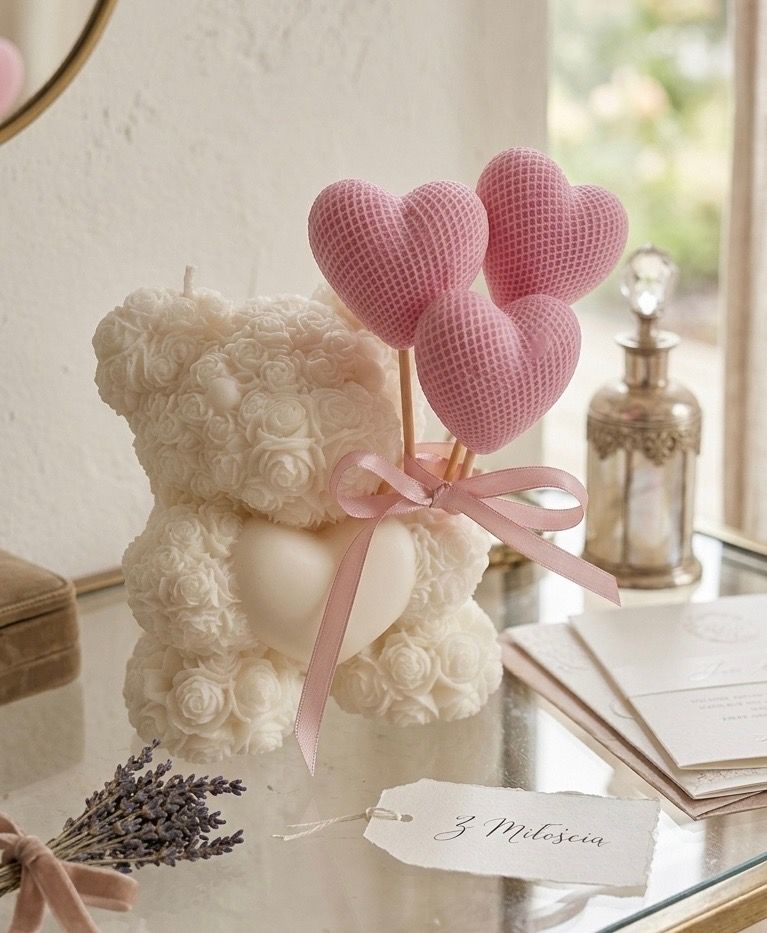 Duży Miś z Balonami świeca sojowa | Świeca Miś z Róż Duży Duży Miś z Balonami świeca sojowa | Świeca Miś z Róż Duży