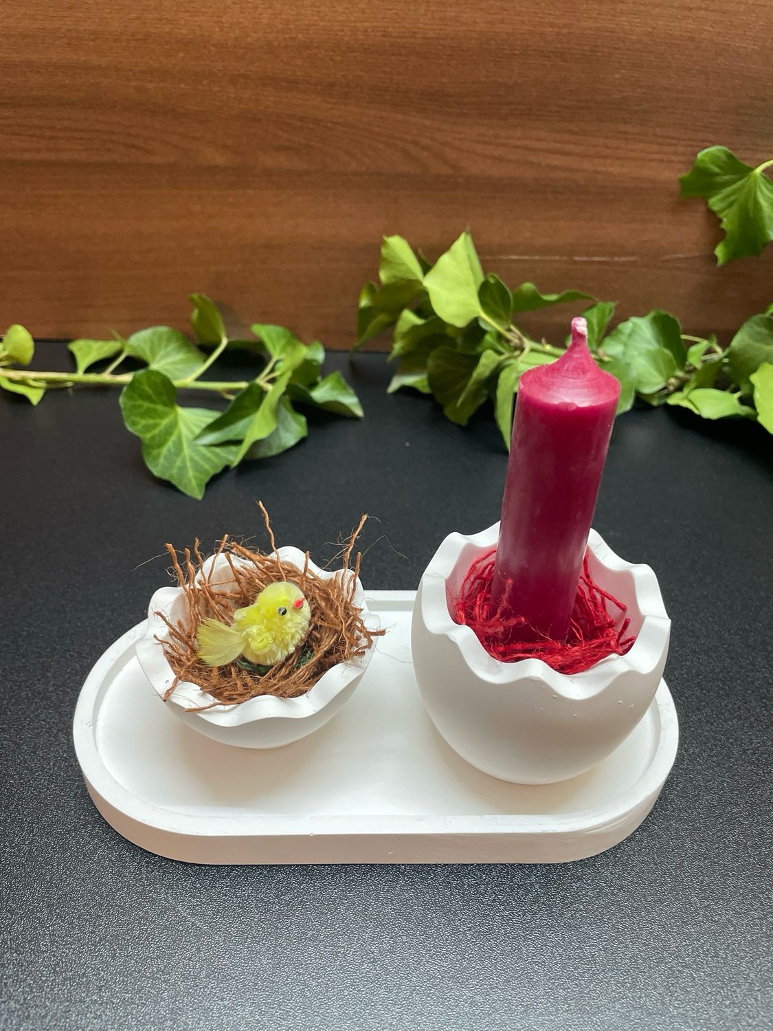 Eierschale mit Kerze