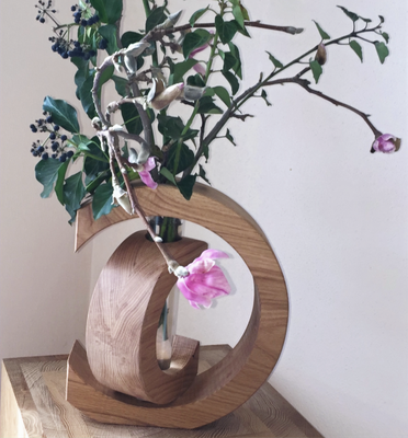 Holzvase in C Form
