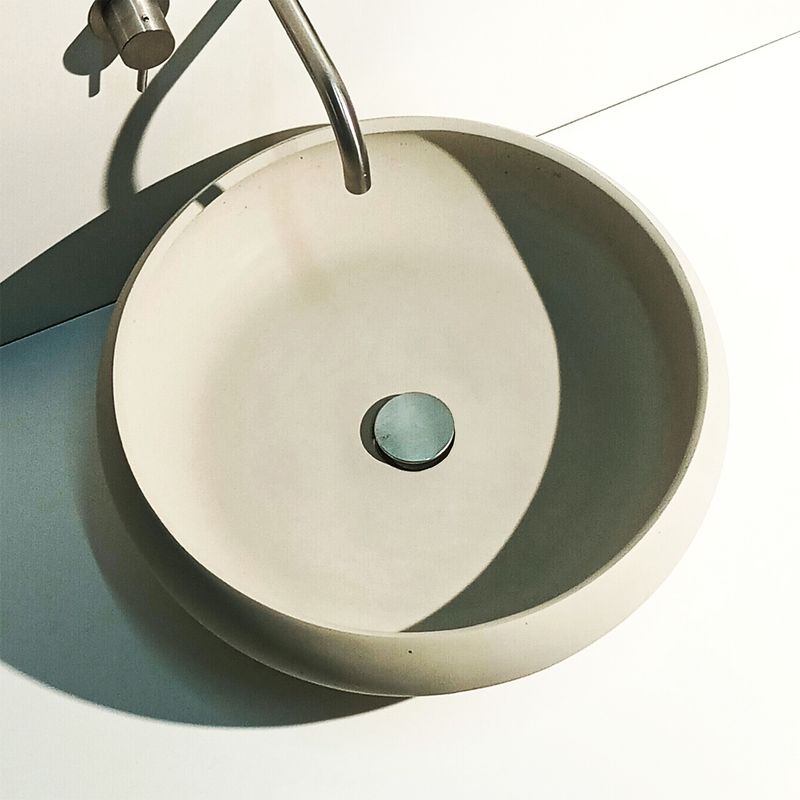 Umywalka betonowa Urbanform.design ROUNDY beżowa z odpływem standardowym na zamówienie