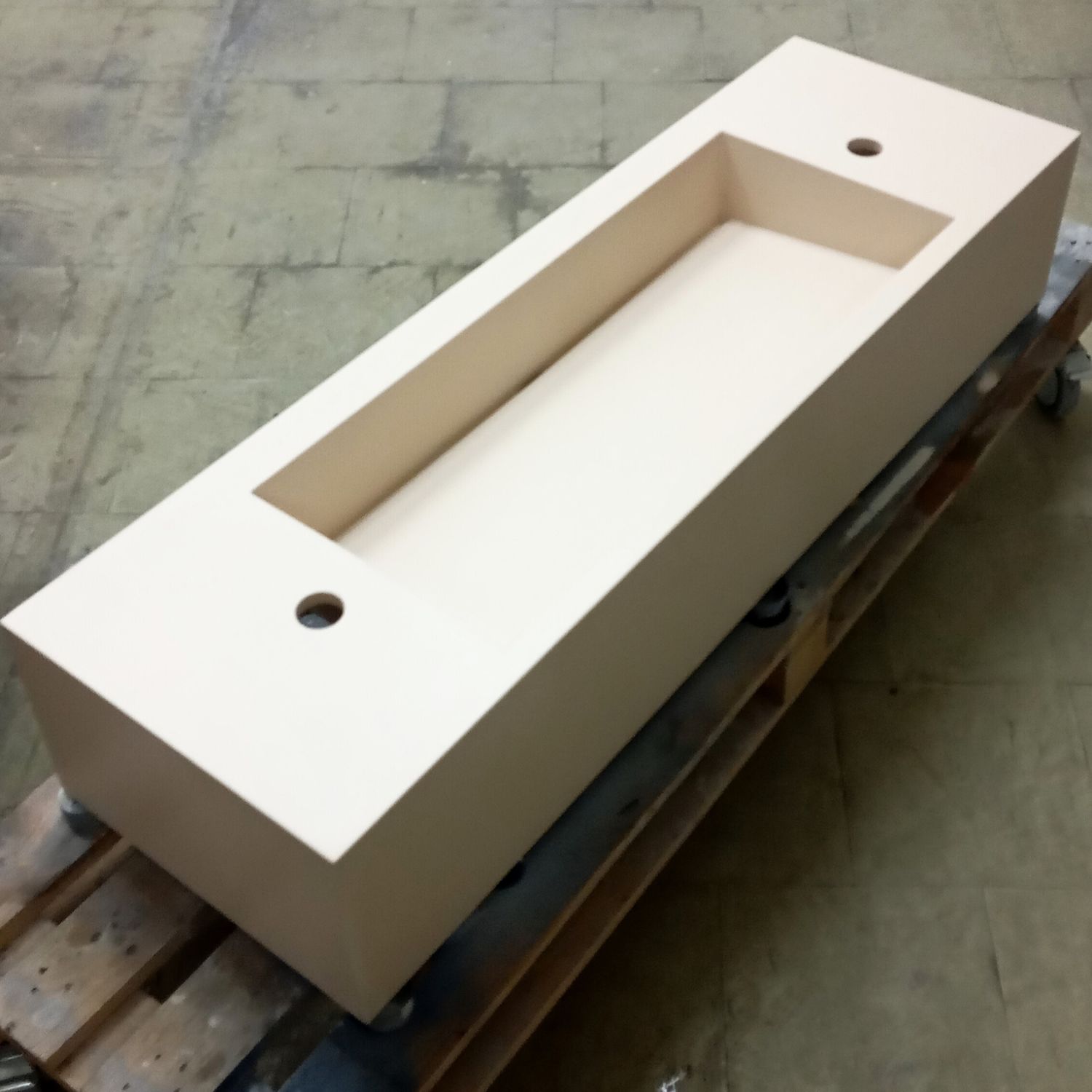 Umywalka na wymiar z odpływem liniowym Pooly XL - Piaskowa