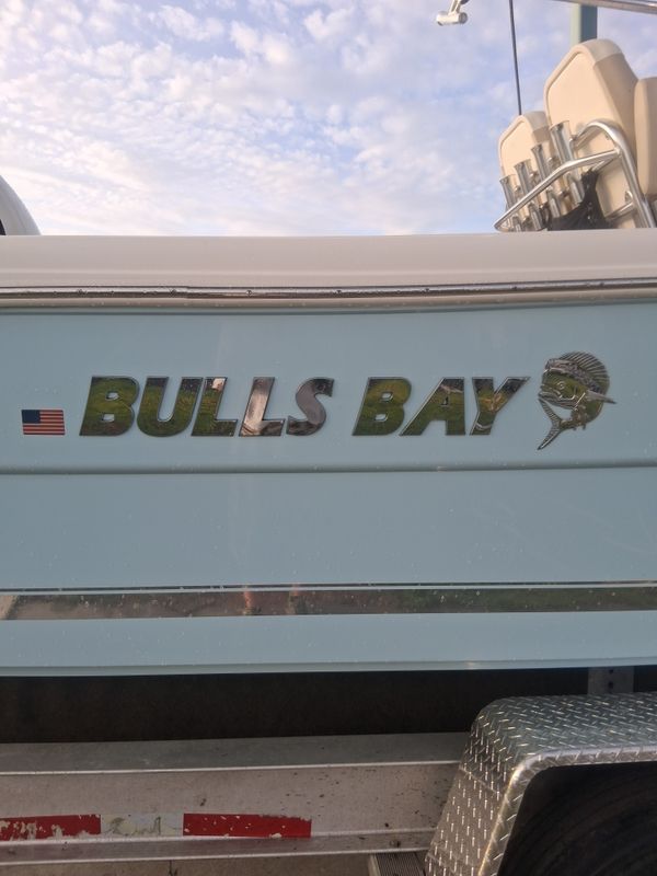 BULLS BAY LARGE BOAT DECAL WITH MAHI