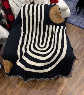 EA Parker Artist Blk Wht Gold Moon Throw