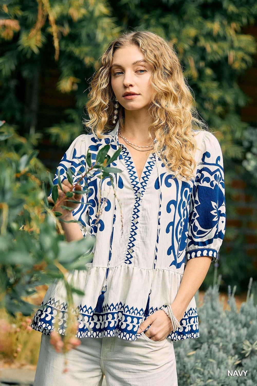 Abstract Border Print Top Plus