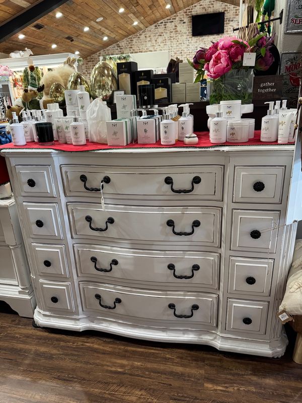 Niven Morgan Chest of Drawers