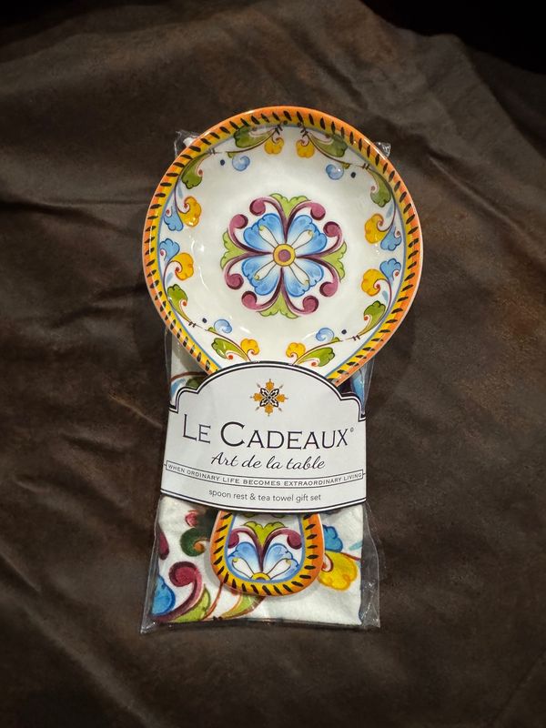 LeCadeaux Toscana Spoon Rest with Towel Set