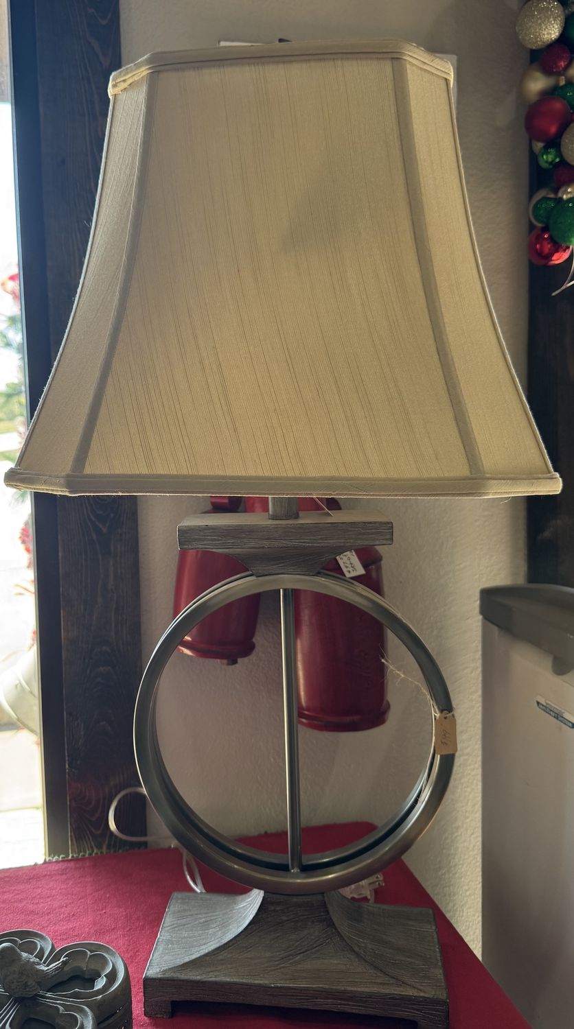 KK Brown Wood Grain Resin Brass Ring Lamp