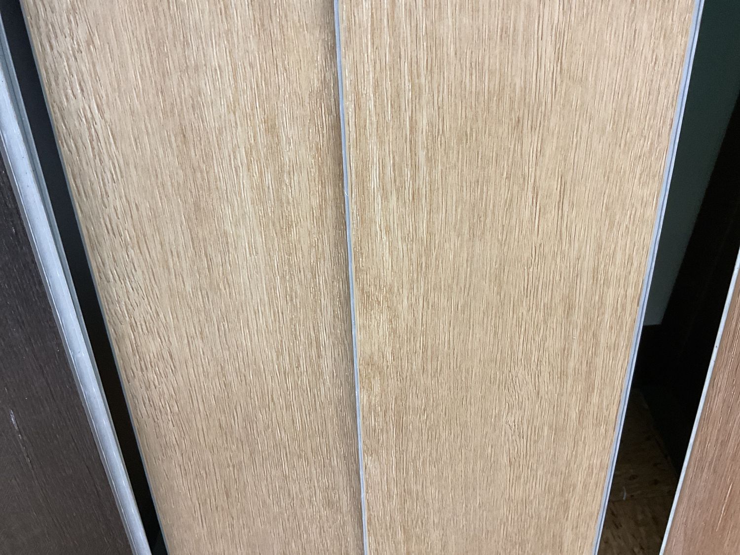 Natural oak herringbone