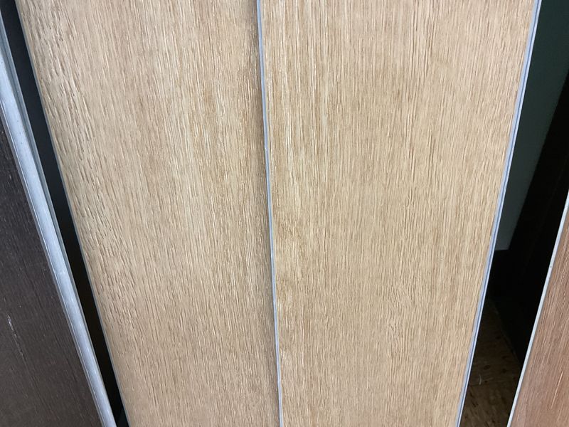 Natural oak herringbone