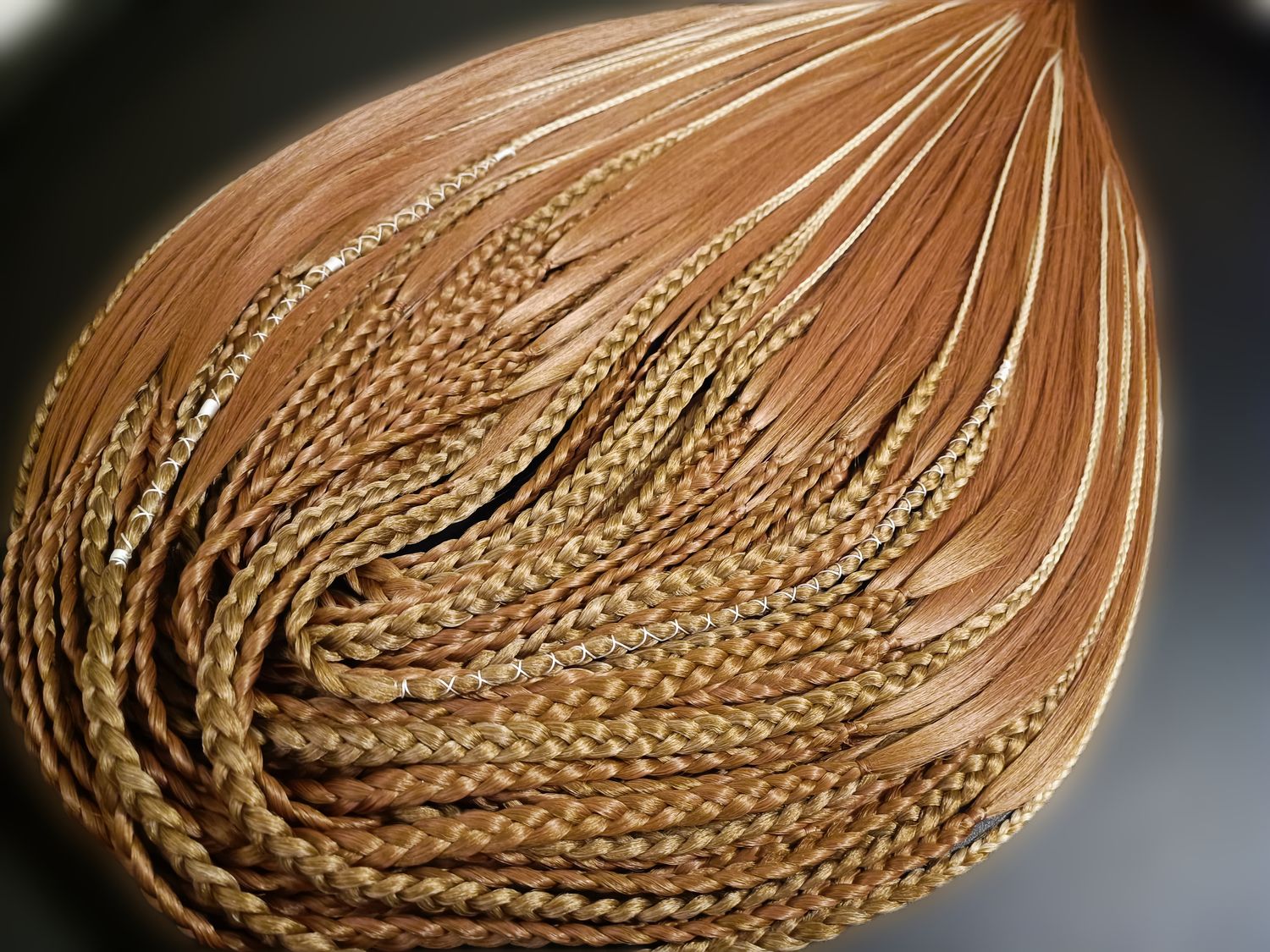 Mixed set with loose, straight ends