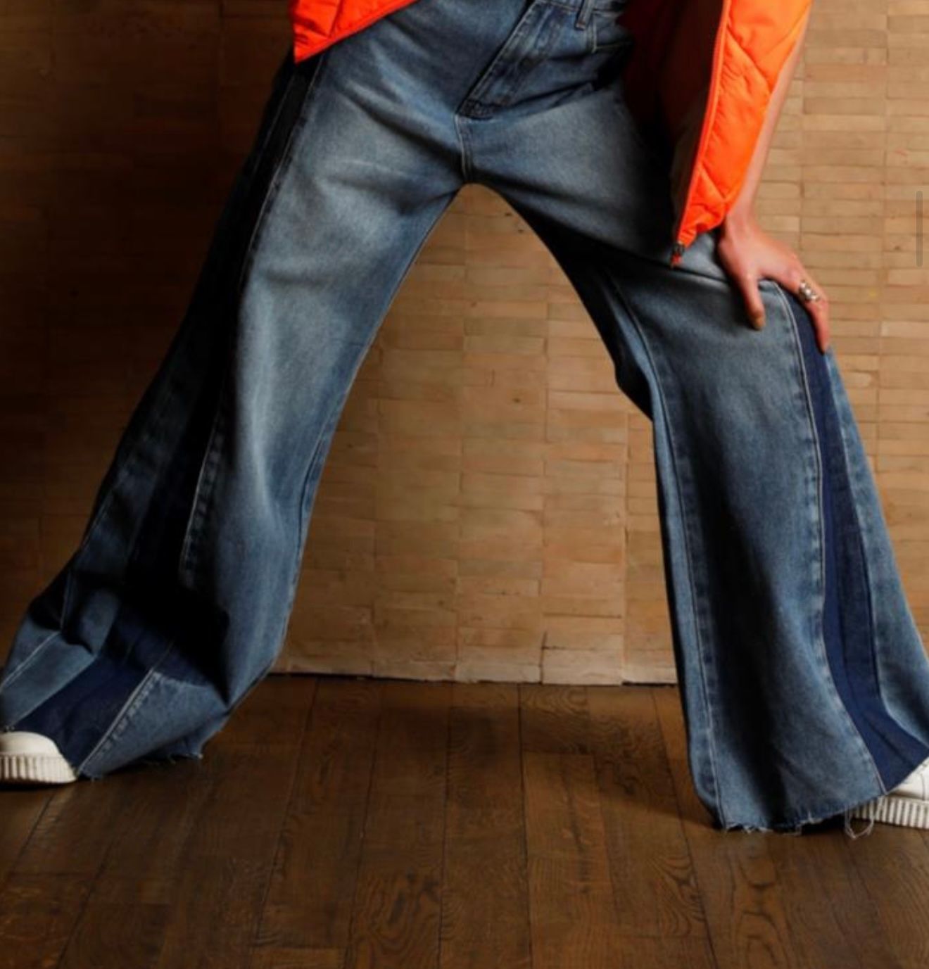 Jeans breed met gekleurde vlakken