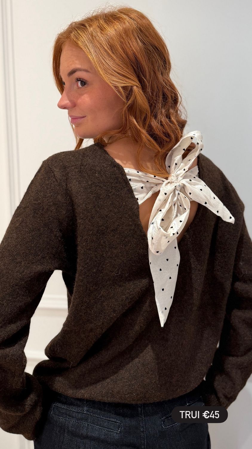 Bruine pull met strik met hartjes 65141