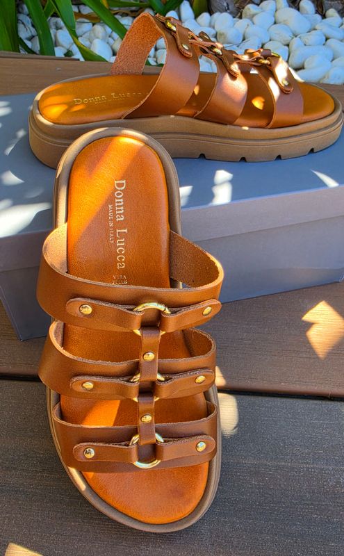 DONNA LUCCA Mules Cognac