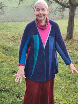 ​Glockenjacke mit Dreiviertelärmeln