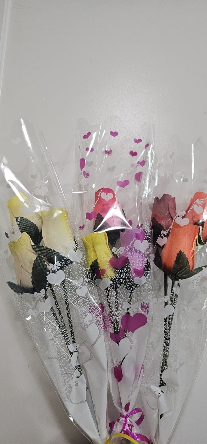 3 Roses wrapped