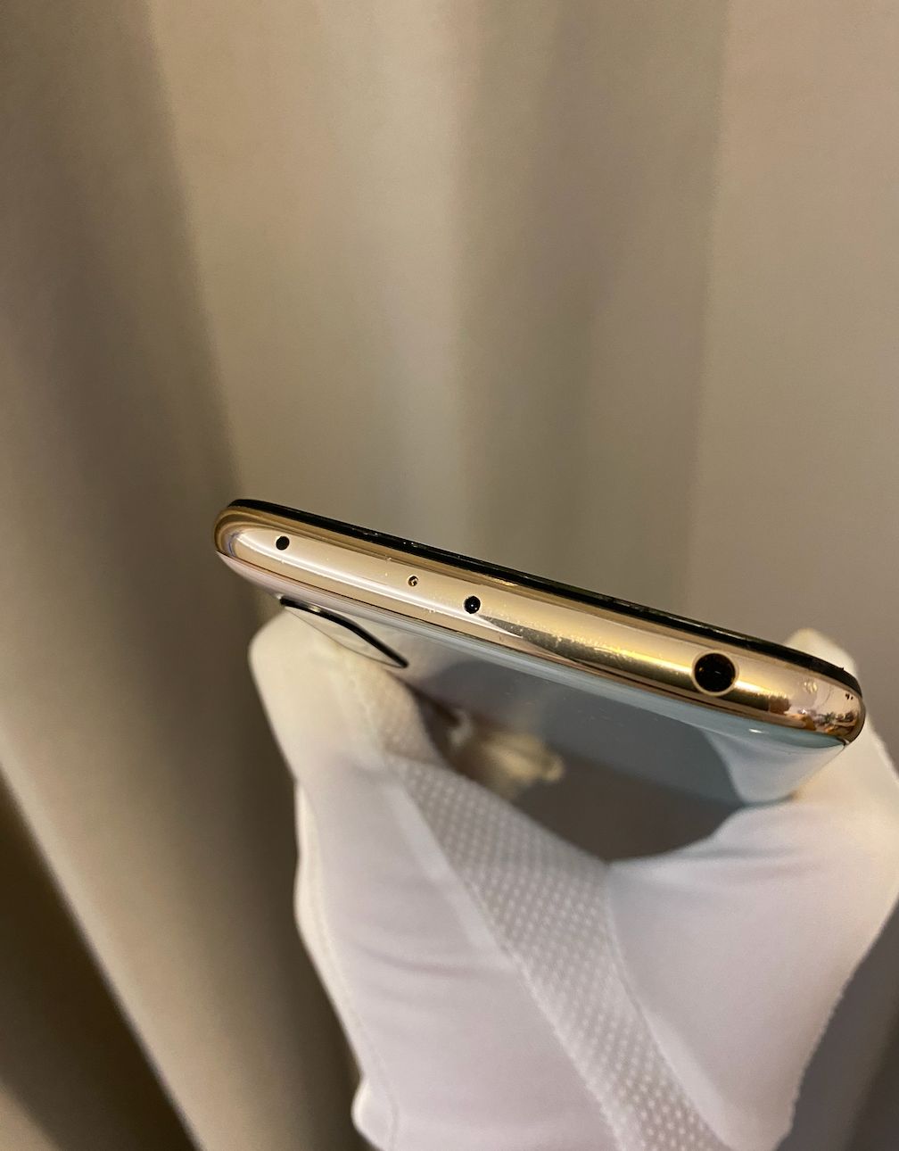 CC9 Phone – High quality, not used for long, looks almost new—a great second-hand phone-The best choice for testing