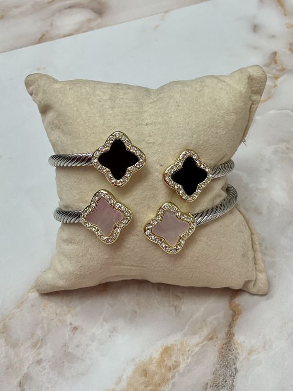 Clover Cable Bracelet