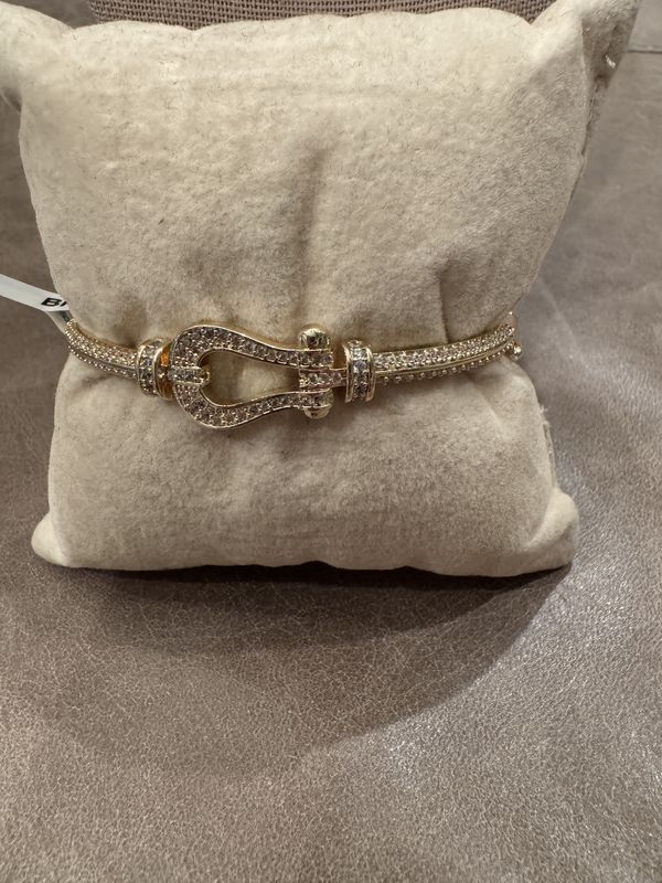 Buckle Bangle w/czs