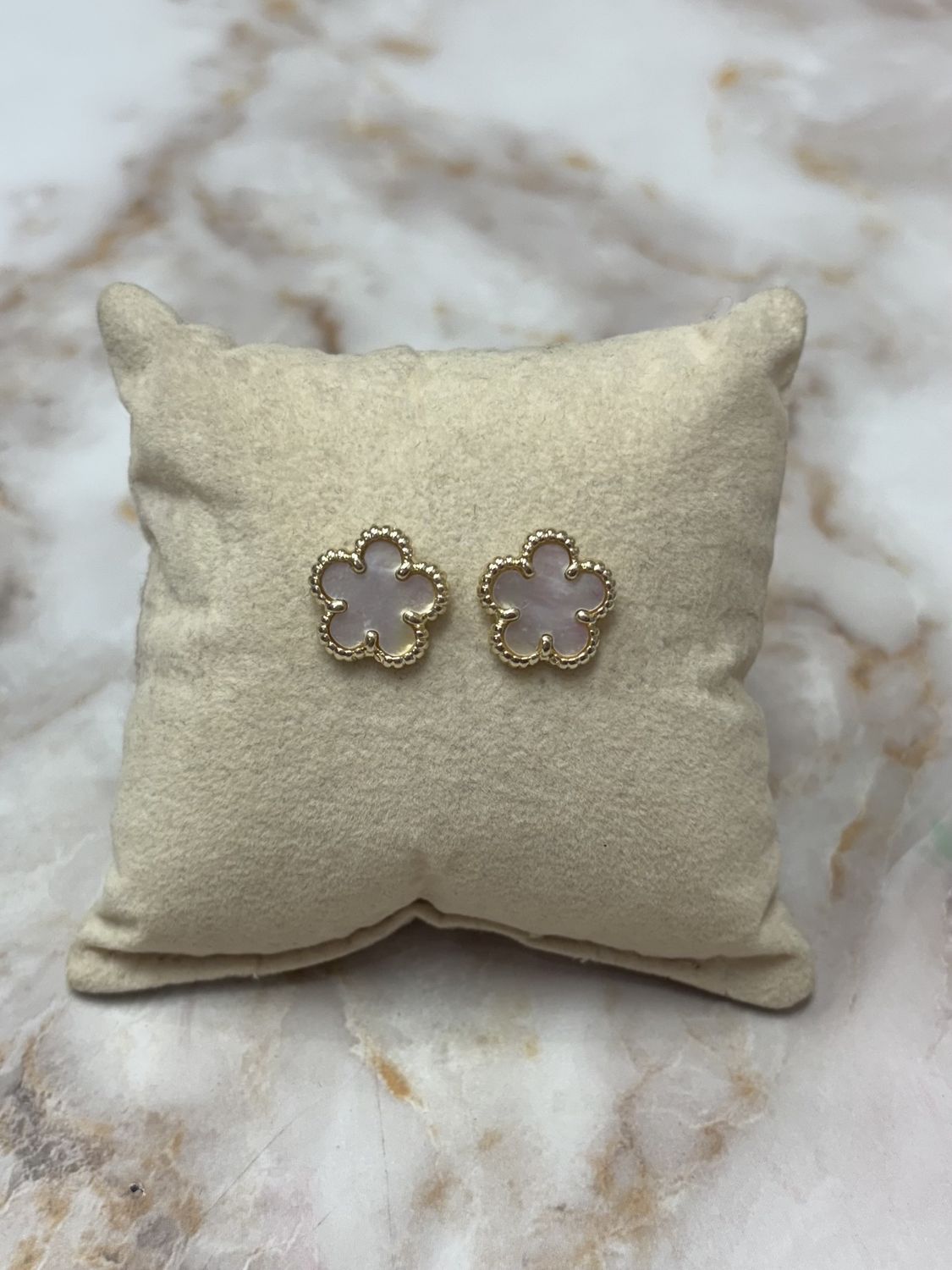 Flower Pearl Stud