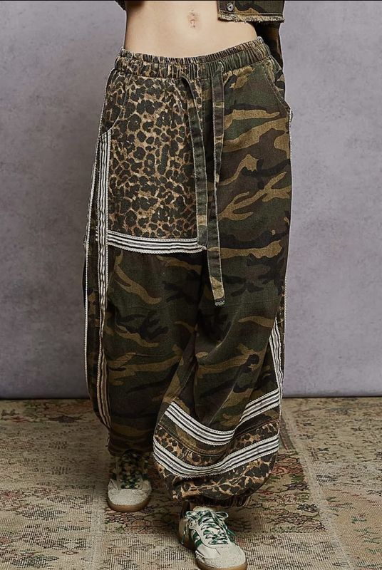 Printed Woven Contrast Band Trim Joggers