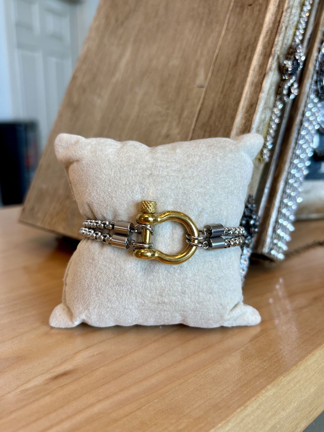 TT Dbl Box Chn w/ HShoe Clsp Bracelet