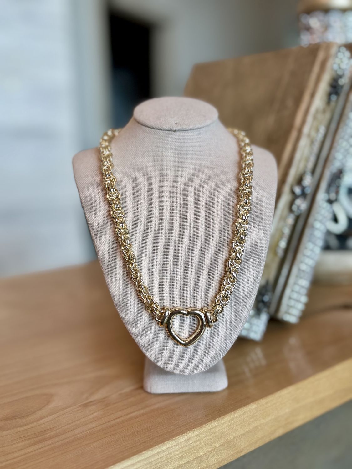 Gld Byzantine Chn Hrt Necklace