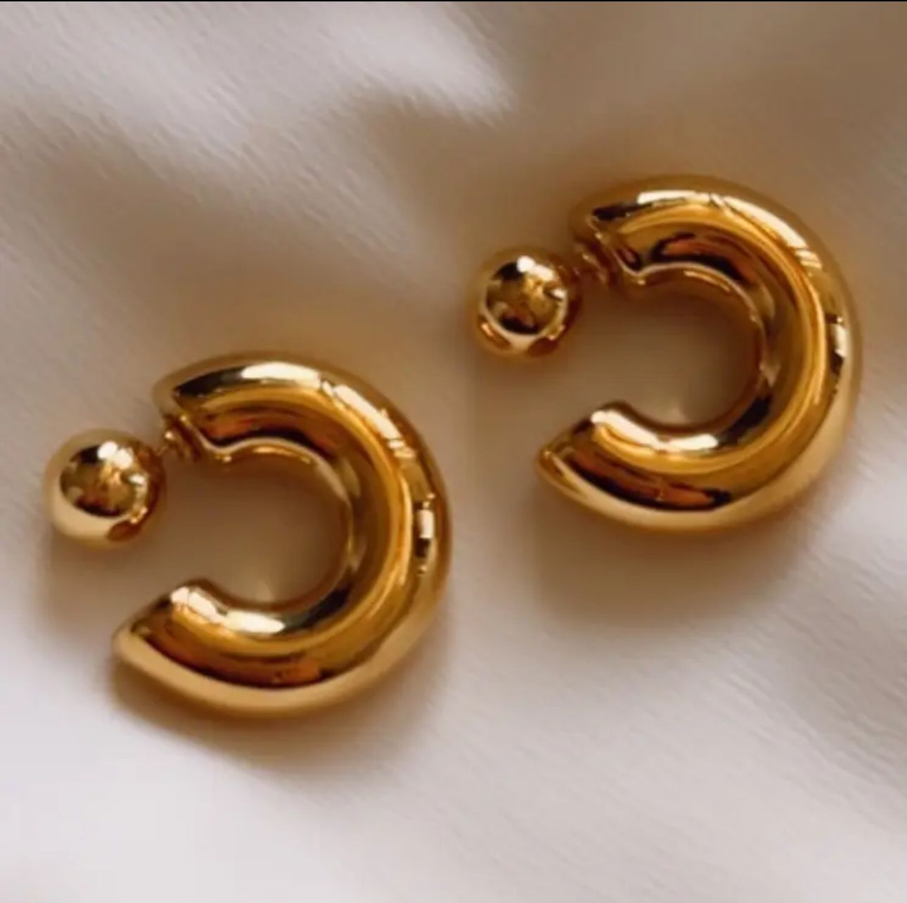 Daisy Hoop Earrings