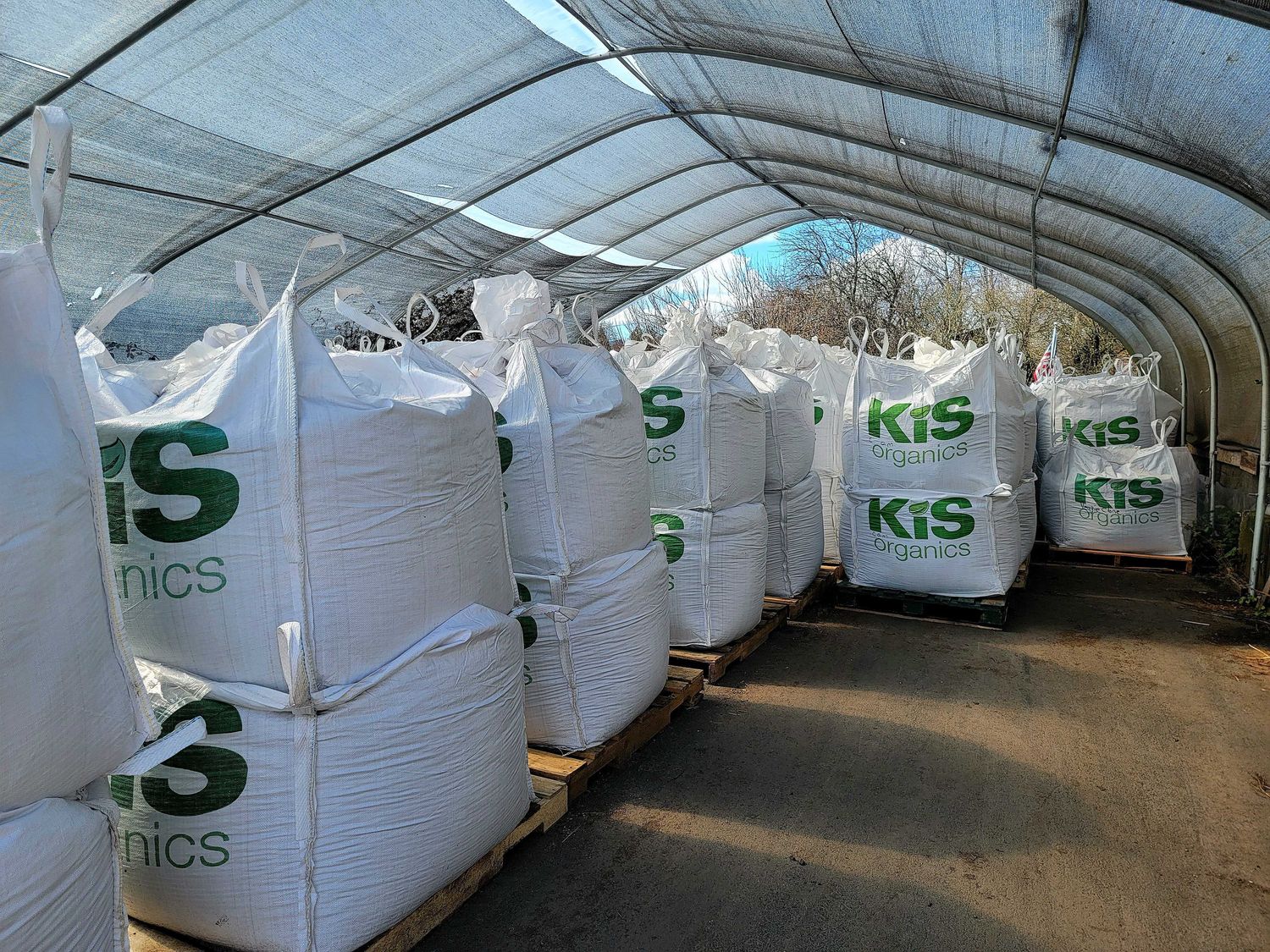 KIS Organics Water Only Soil Mix 1 Yard Tote