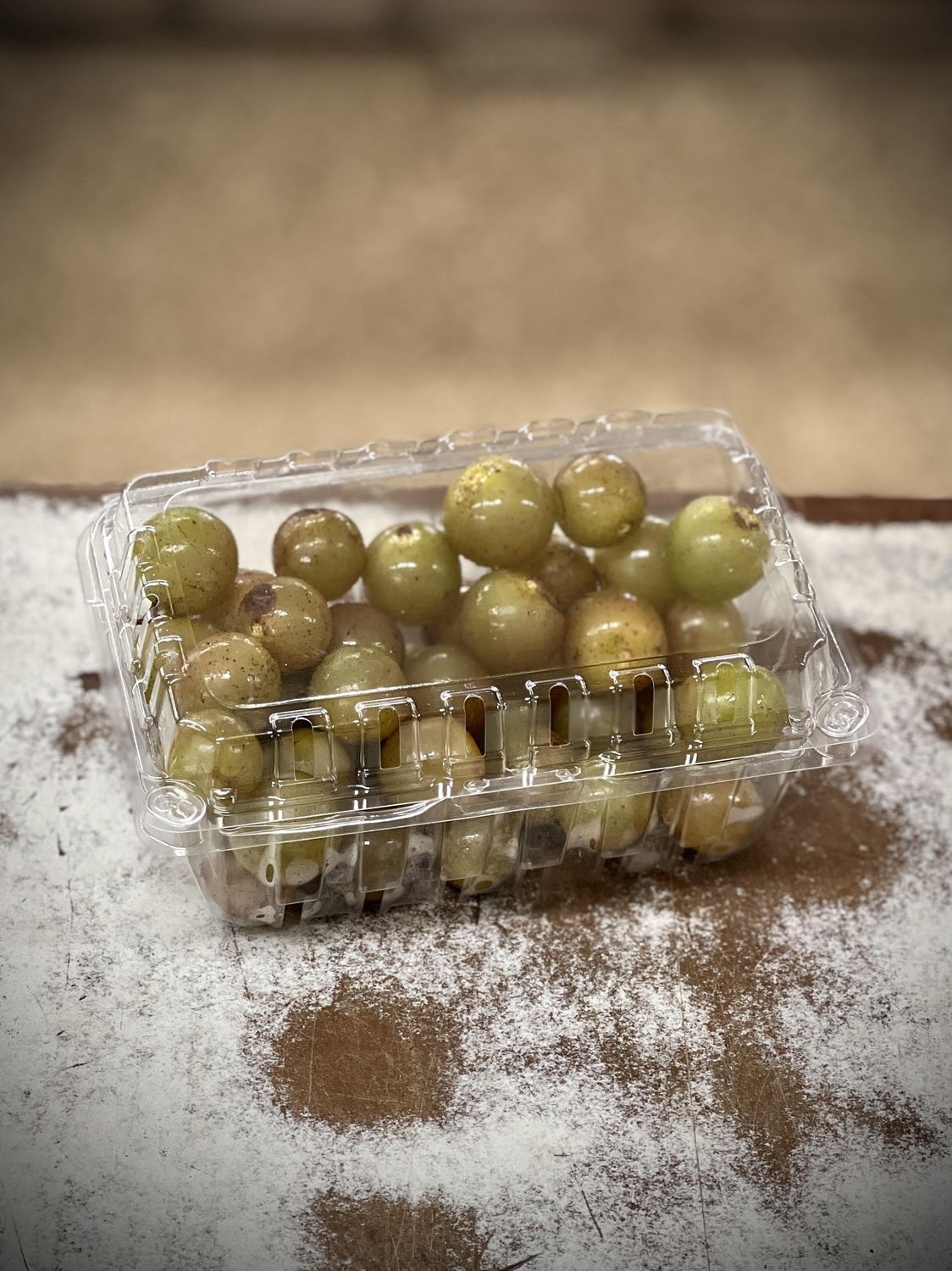 Grapes, Amount: Clam Shell, Type: Muscadine