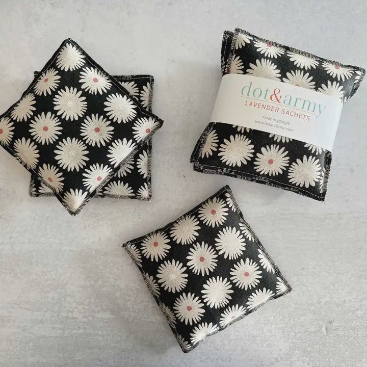 Linen Daisy Lavendar Sachets, set of two - Black