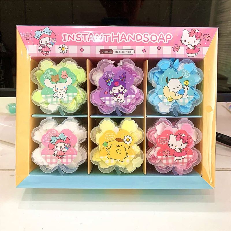 Caja de 24 flores con pétalos de jabón Sanrio
