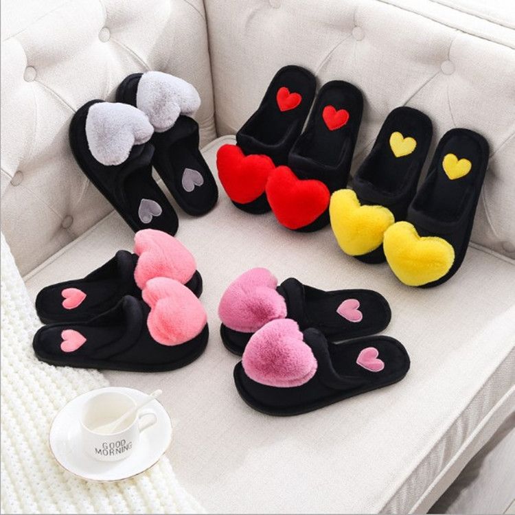 PANTUFLAS CON POMPOM