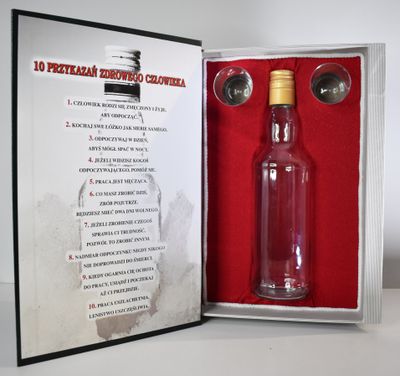 Duże książki na alkohol + butelka 500ml